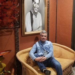 Meet your Posher, Carlos